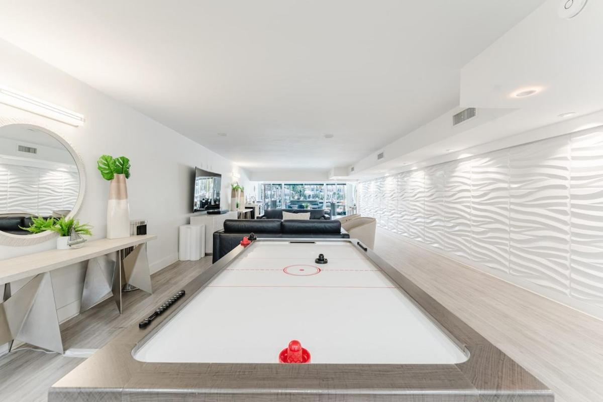 Apartment Serene Waterfront 2br 2ba With Intracoastal Views, Pool, Balcony, Parking *