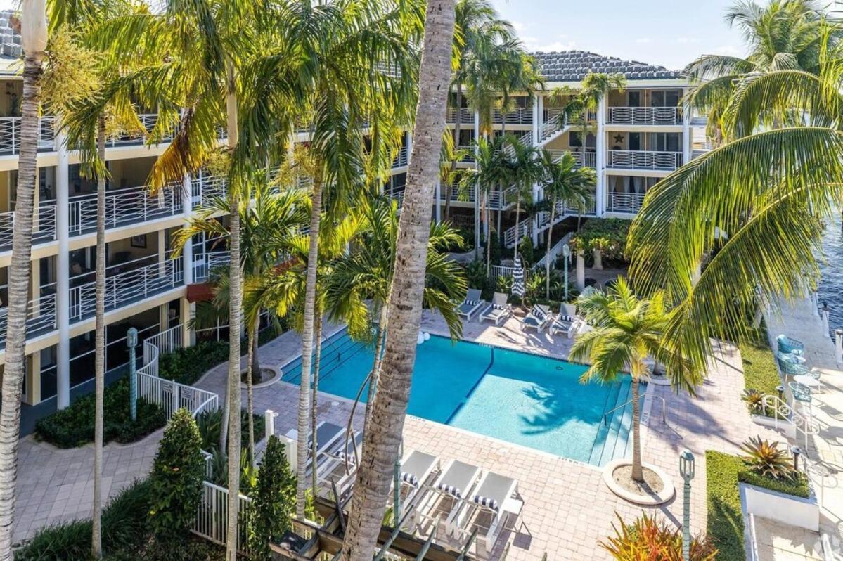 Apartment Serene Waterfront 2br 2ba With Intracoastal Views, Pool, Balcony, Parking Boca Raton