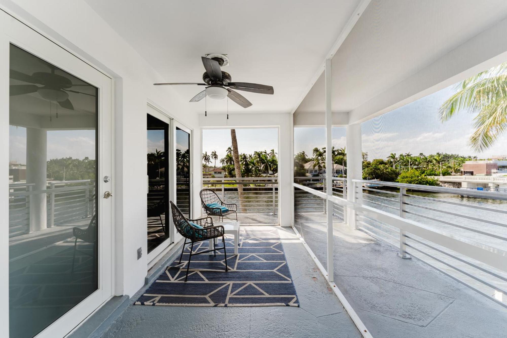 Apartment Serene Waterfront 2br 2ba With Intracoastal Views, Pool, Balcony, Parking *