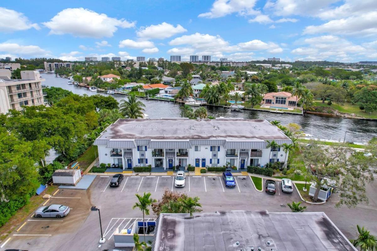 Serene Poolside Getaway Access Parking *