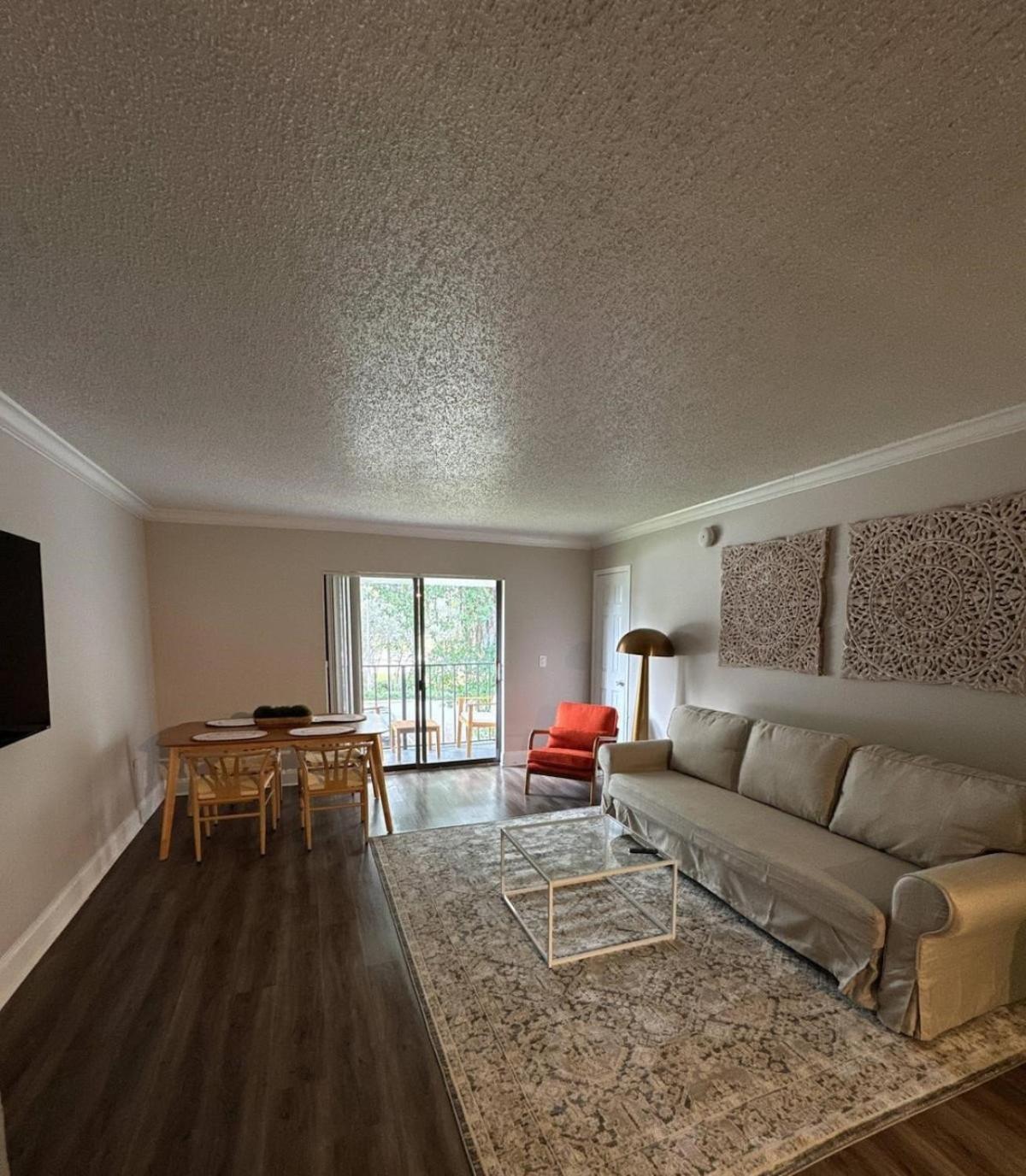 Serene Poolside Getaway Access Parking Boca Raton
