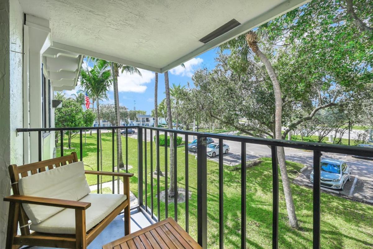 Serene Poolside Getaway Access Parking *