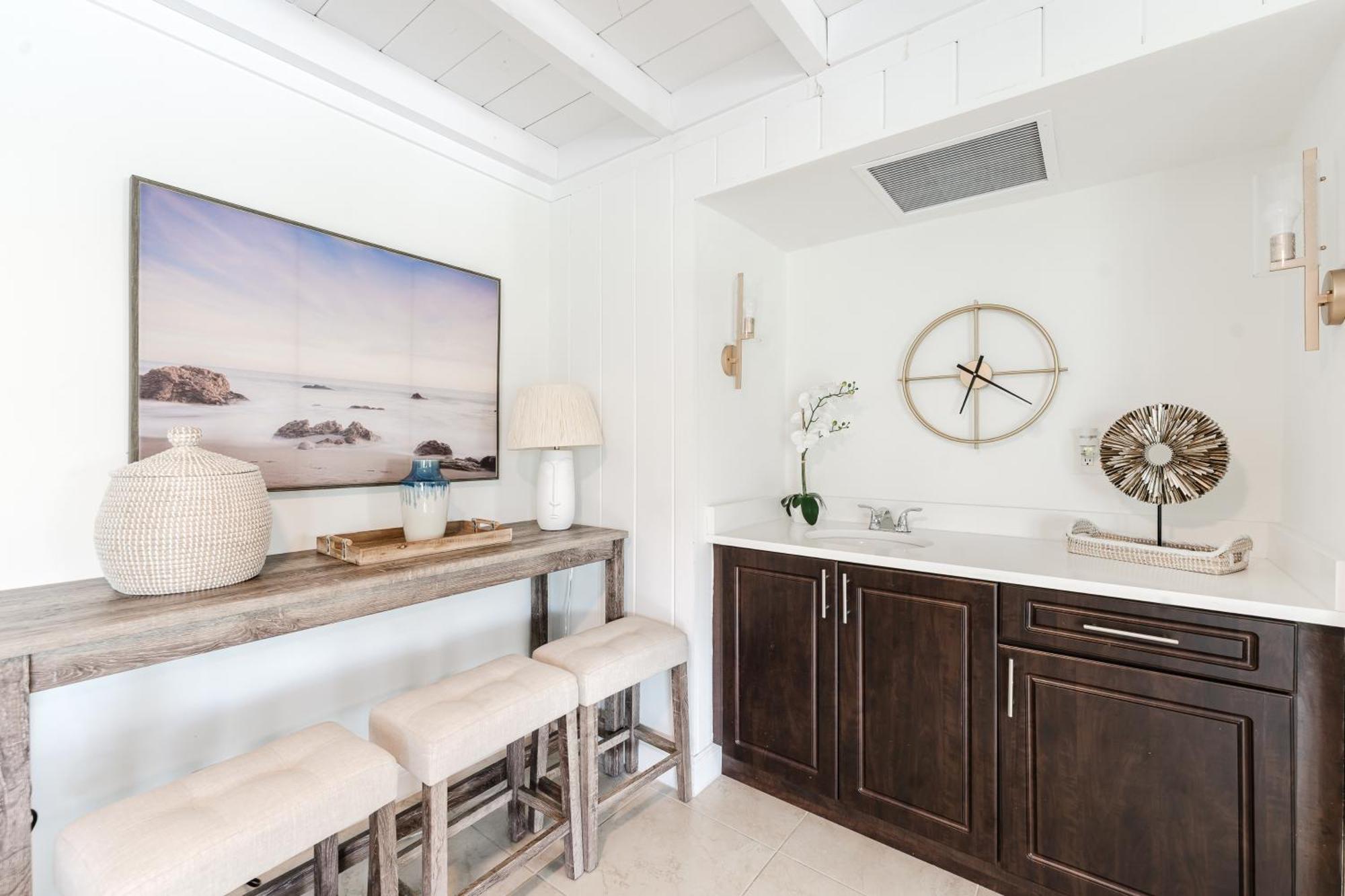 Apartment Beachside 2br 2ba - Pool & Balcony - Steps To Boca