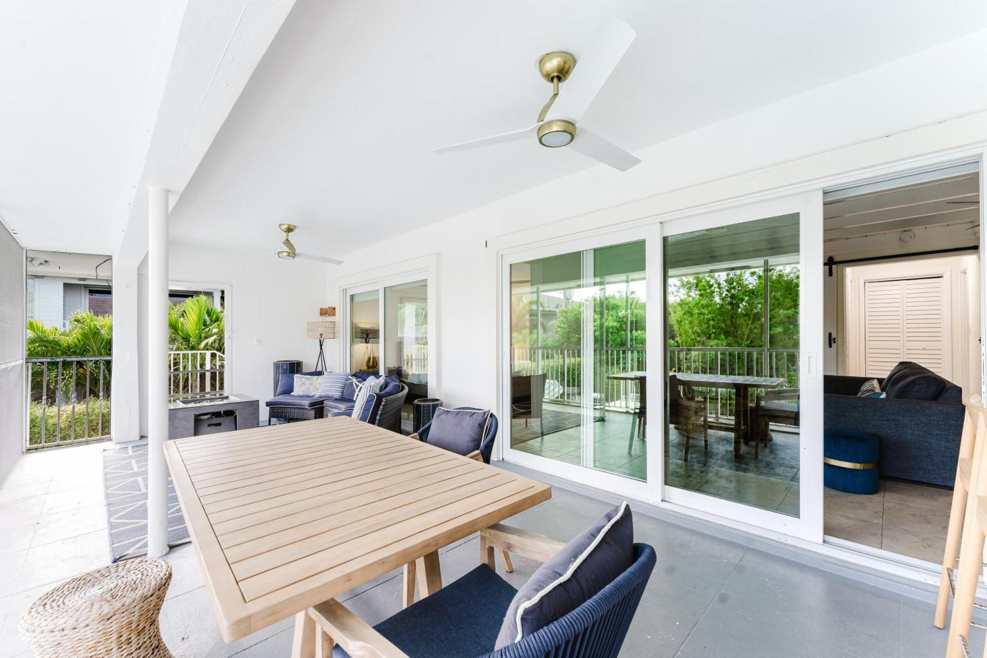 Beachside 2br 2ba - Pool & Balcony - Steps To Boca Apartment *