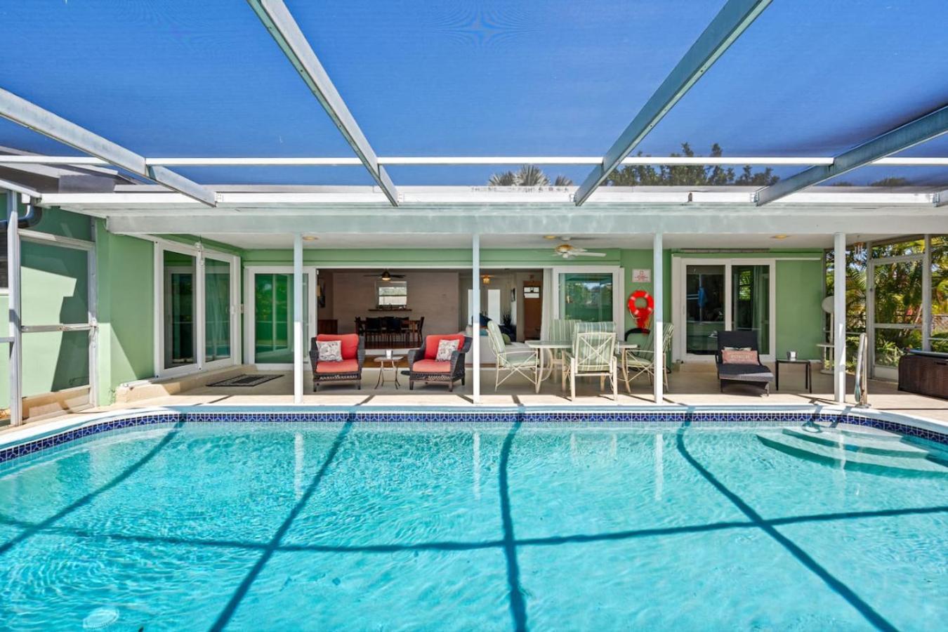 Holiday home Walk To Indoor-outdoor Living W Pool Boca Raton