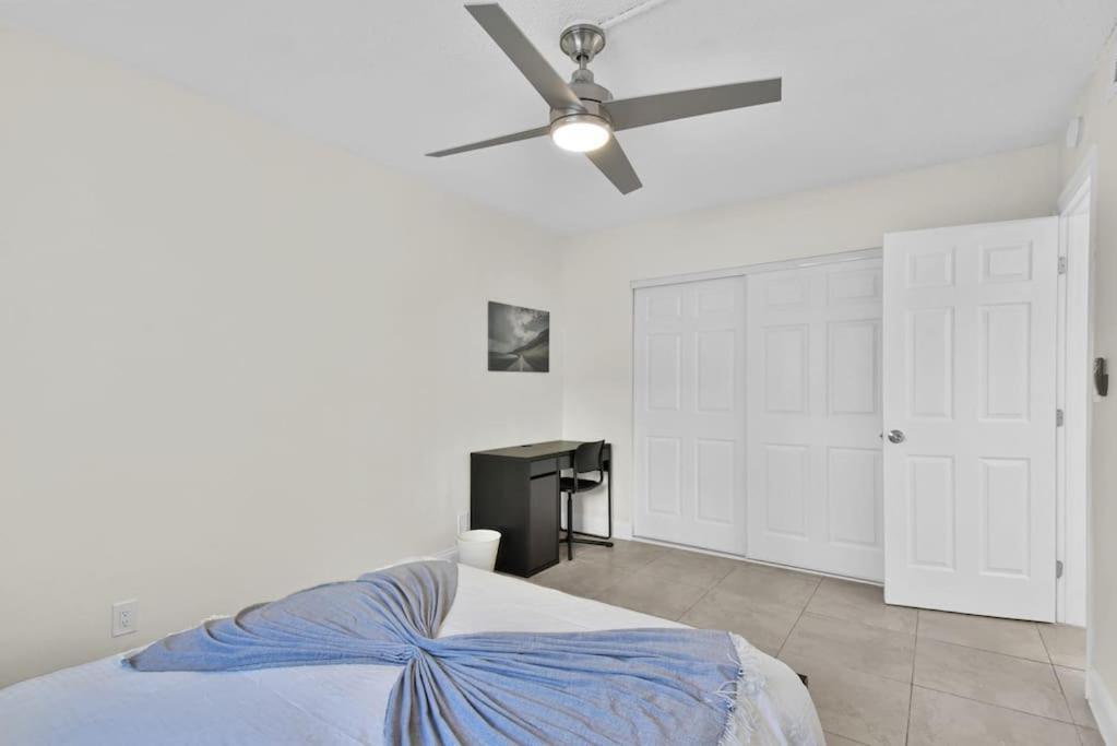 Apartment Coastal Getaway Free Parking Fast Wifi *