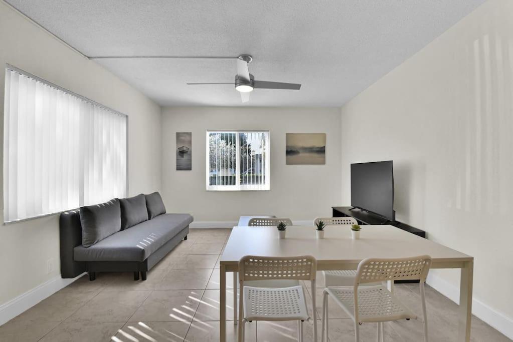 Apartment Coastal Getaway Free Parking Fast Wifi