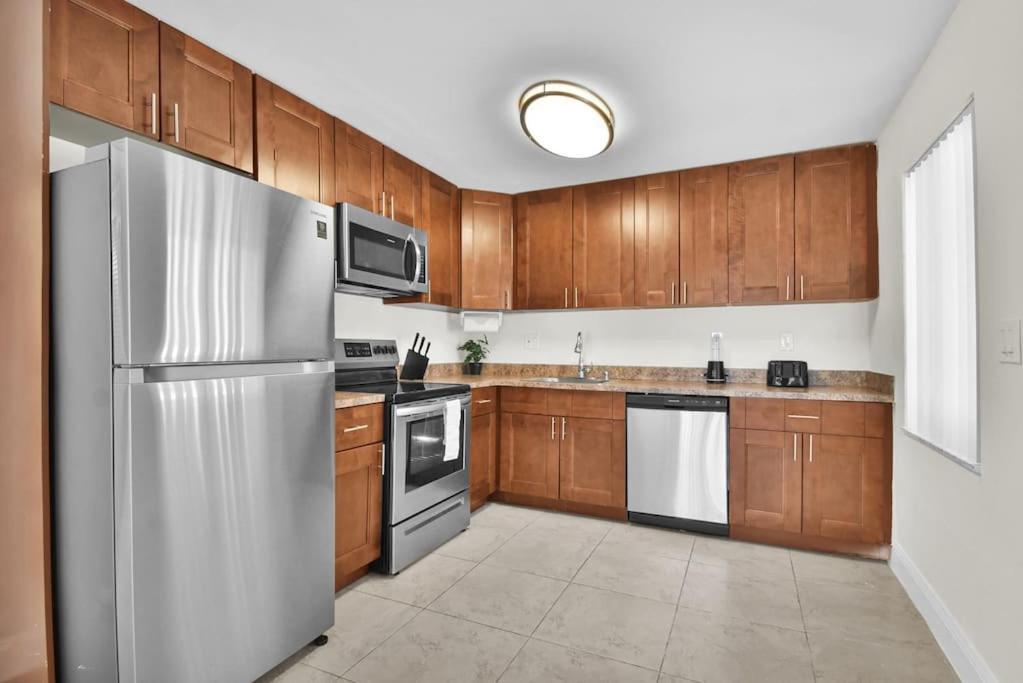 Apartment Coastal Getaway Free Parking Fast Wifi