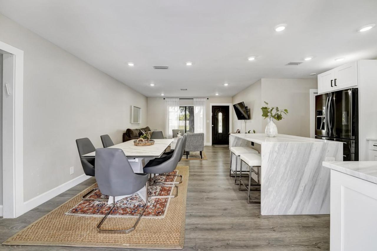 Palm, 4 Bedroom, Private Pool Boca Raton