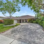 Idyllic Boca Pool Home: 4/2.5 + Study-Fau & Mizner