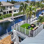 Stunning Waterfront Villa In Boca Raton