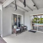 Private Tropical Oasis - Saltwater Pool