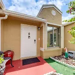 Golf And Shop Gem With Private Pool In Boca Raton