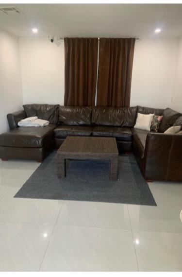 Bed & Breakfast Bedroom With Sharing Bathroom *