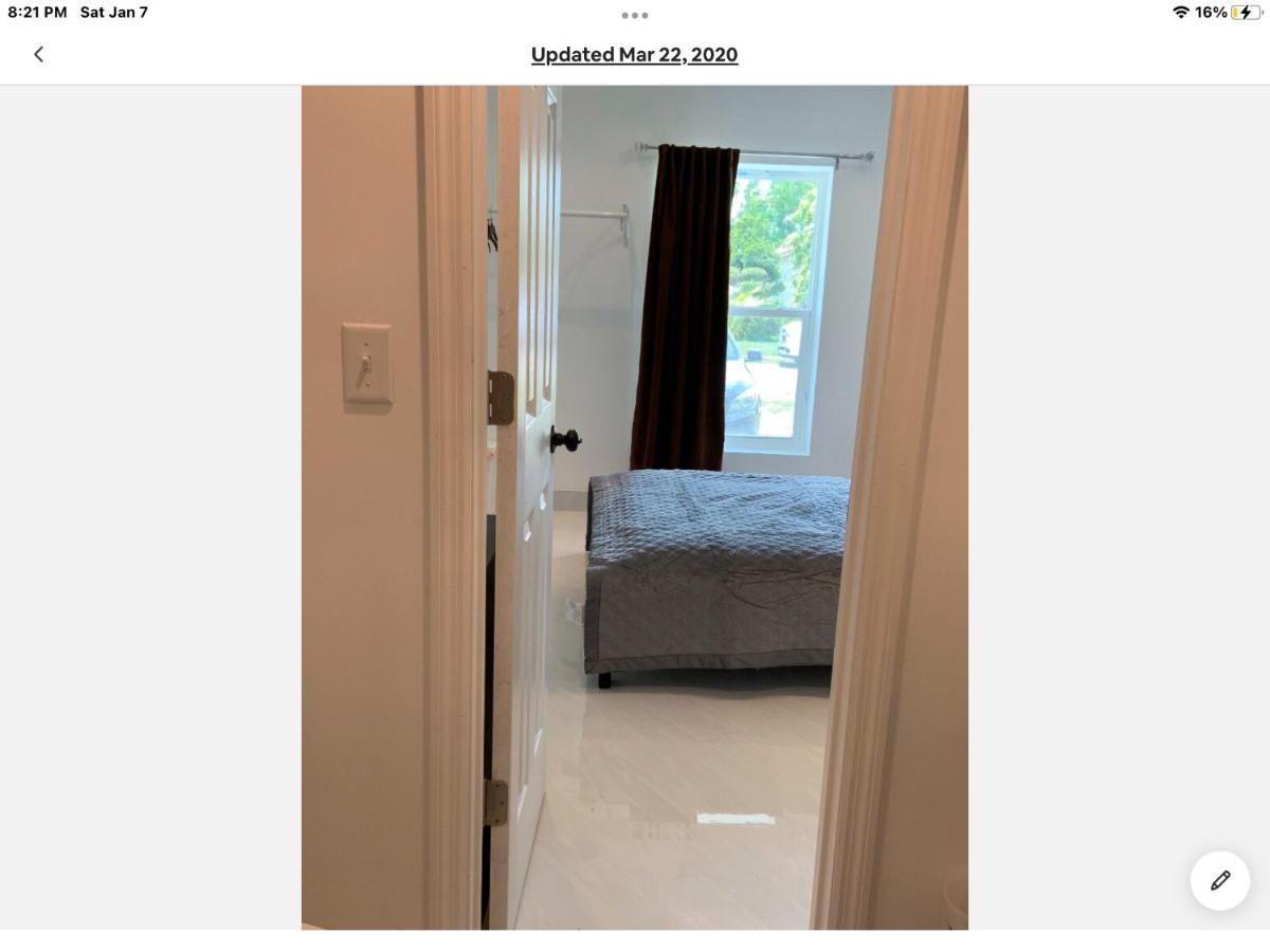 Bedroom With Sharing Bathroom *