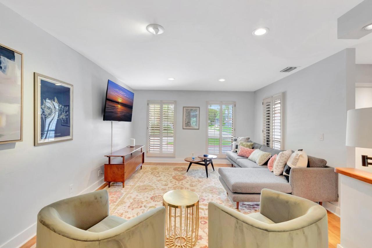 Idyllic Boca Pool Home: 4/2.5 + Study-fau & Mizner Villa