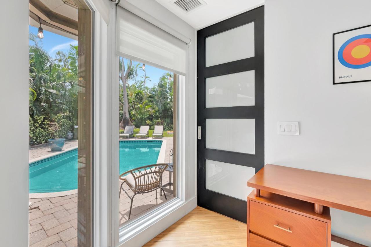 Idyllic Boca Pool Home: 4/2.5 + Study-fau & Mizner