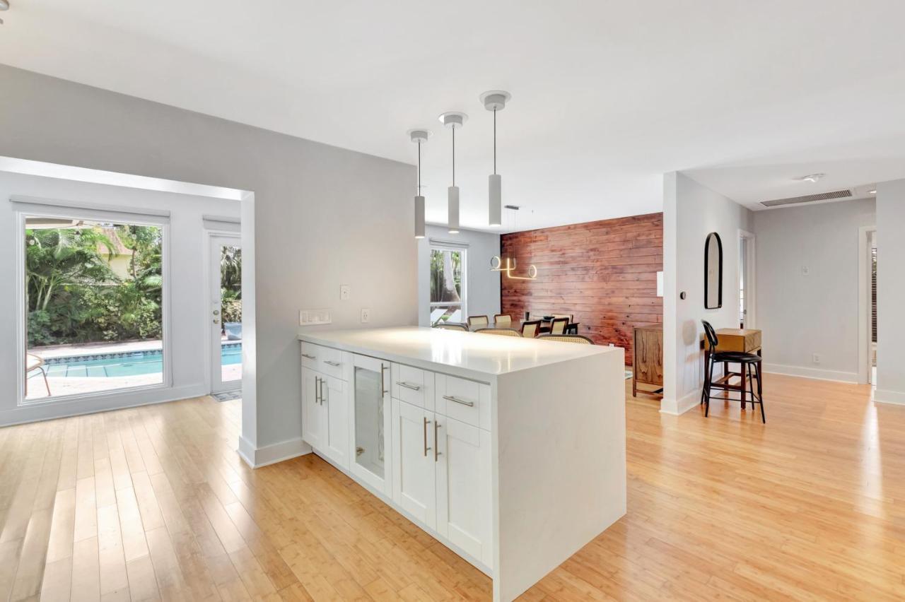 Villa Idyllic Boca Pool Home: 4/2.5 + Study-fau & Mizner