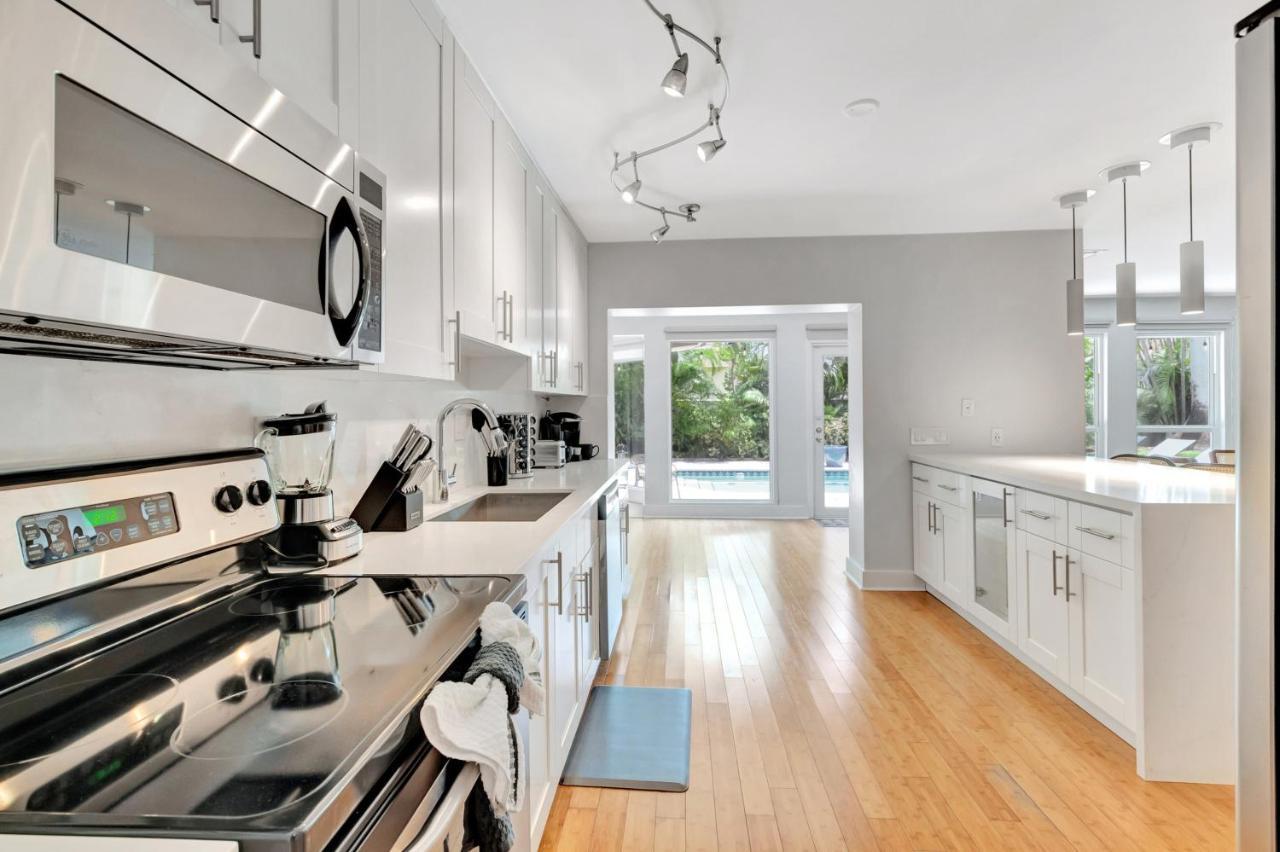 Idyllic Boca Pool Home: 4/2.5 + Study-fau & Mizner * Boca Raton
