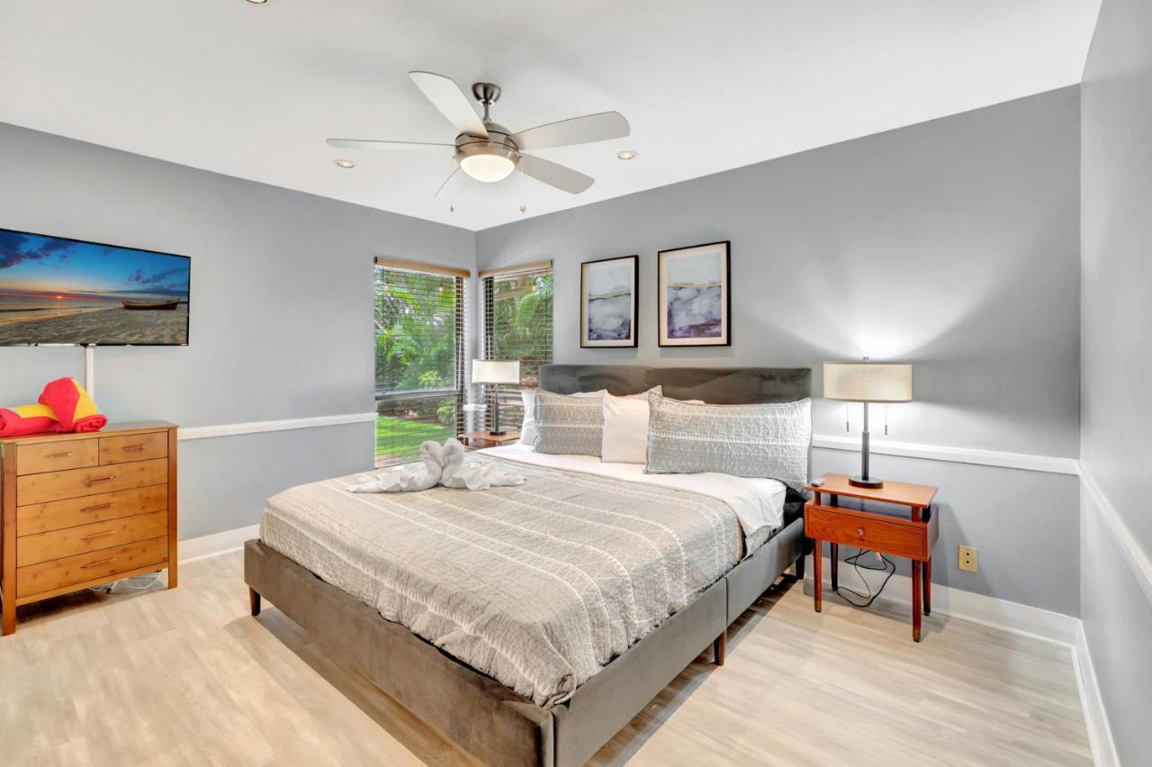 Idyllic Boca Pool Home: 4/2.5 + Study-fau & Mizner Villa *