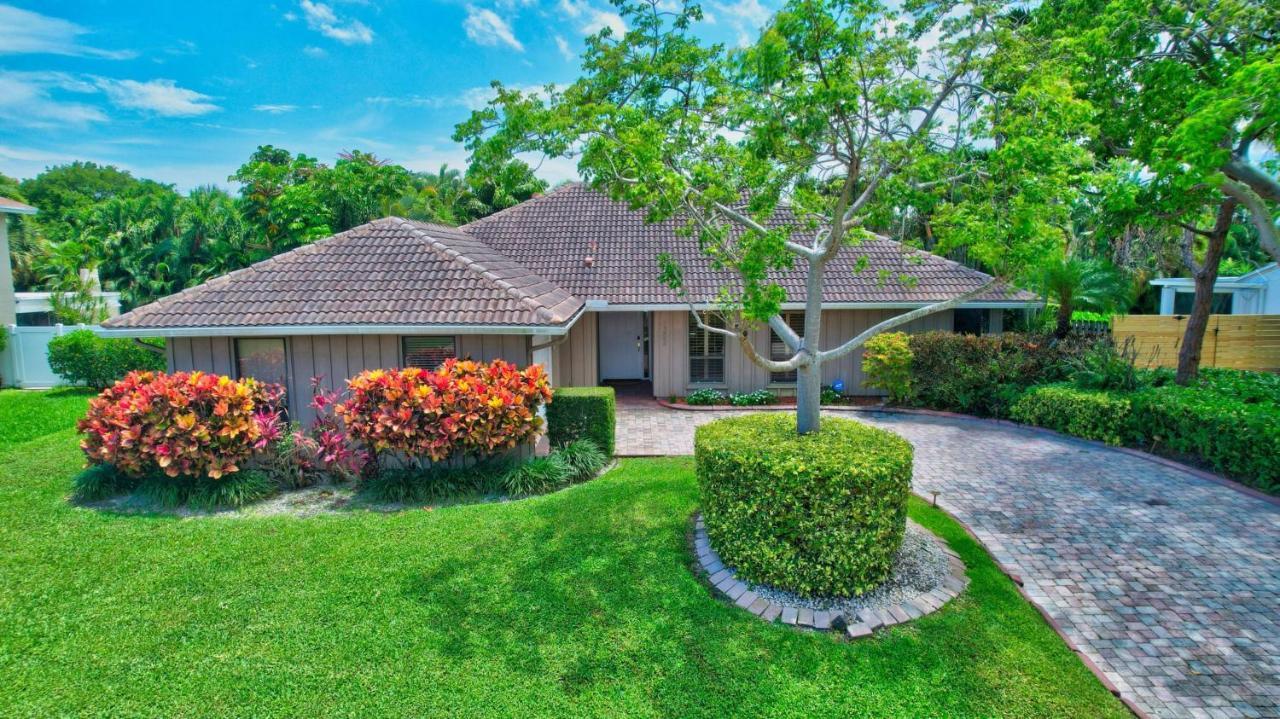 Villa Idyllic Boca Pool Home: 4/2.5 + Study-fau & Mizner