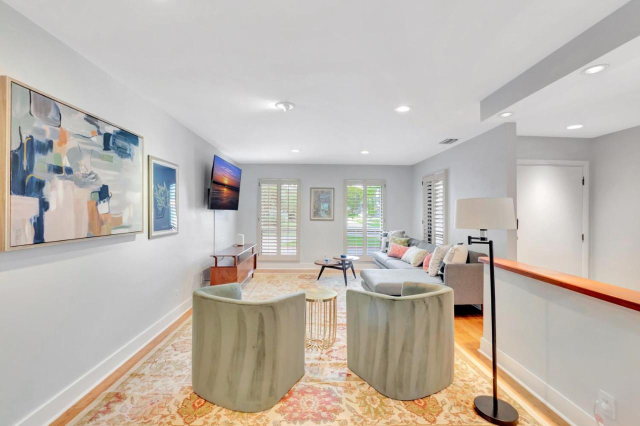 Villa Idyllic Boca Pool Home: 4/2.5 + Study-fau & Mizner