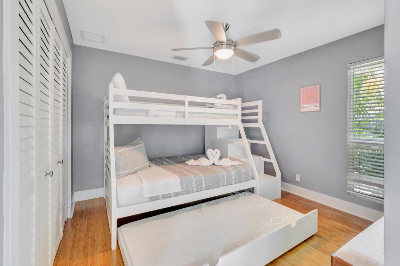 Idyllic Boca Pool Home: 4/2.5 + Study-fau & Mizner * Boca Raton