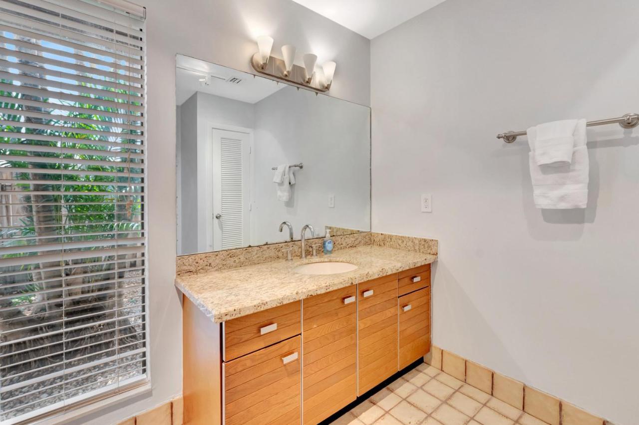 Idyllic Boca Pool Home: 4/2.5 + Study-fau & Mizner Villa Boca Raton
