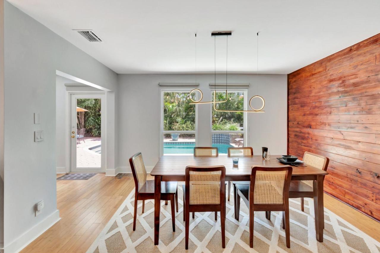 Idyllic Boca Pool Home: 4/2.5 + Study-fau & Mizner Villa