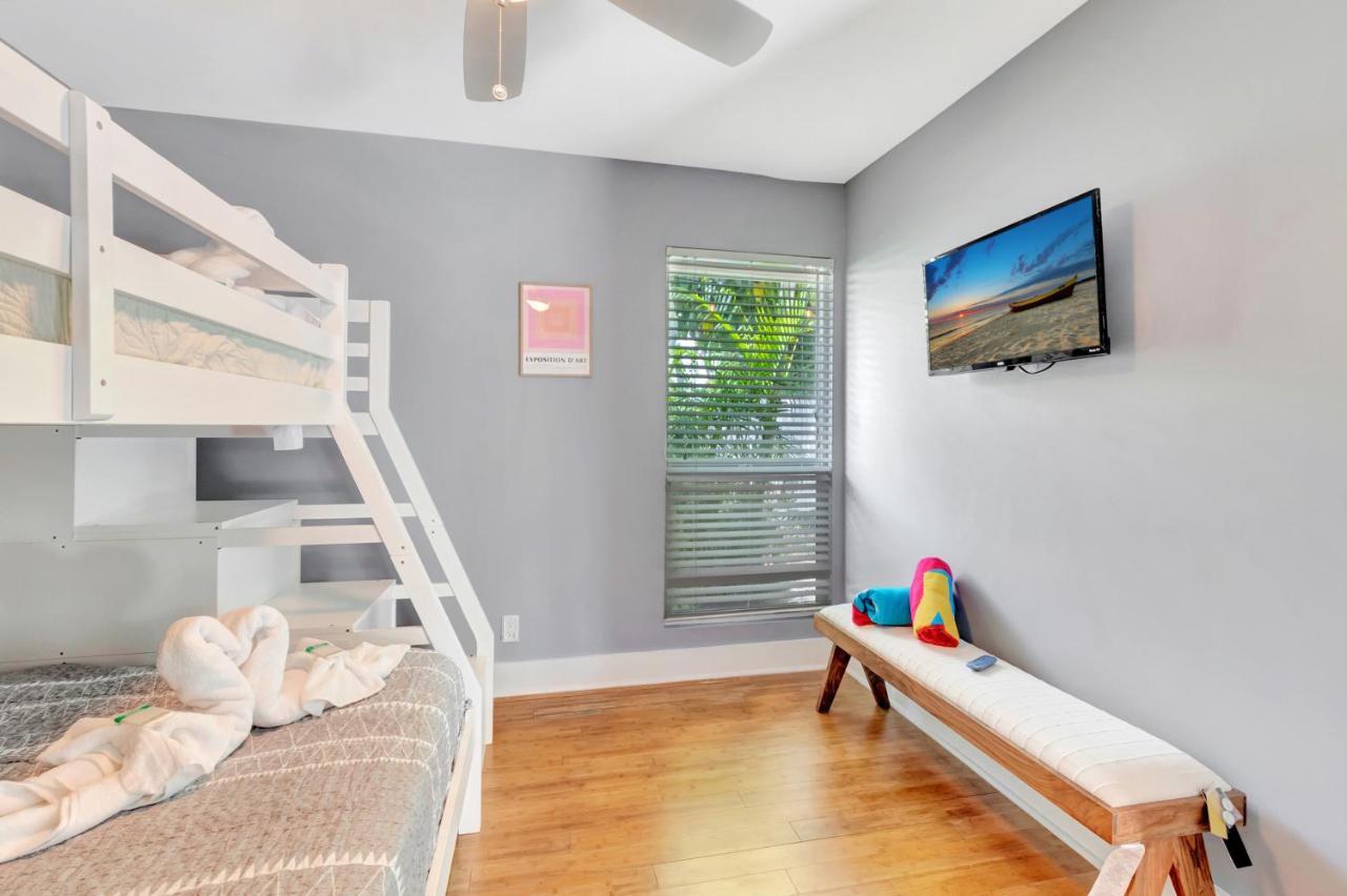Idyllic Boca Pool Home: 4/2.5 + Study-fau & Mizner * Boca Raton