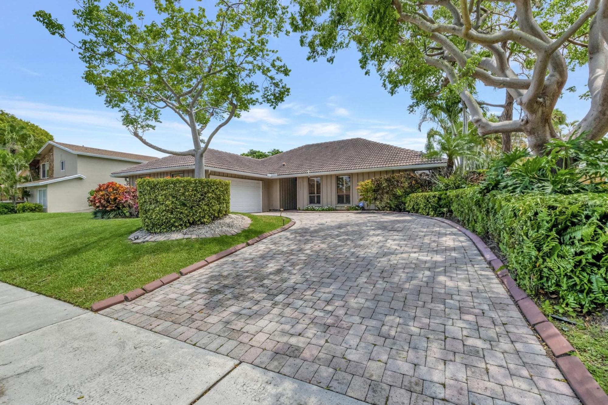 Idyllic Boca Pool Home: 4/2.5 + Study-fau & Mizner Villa