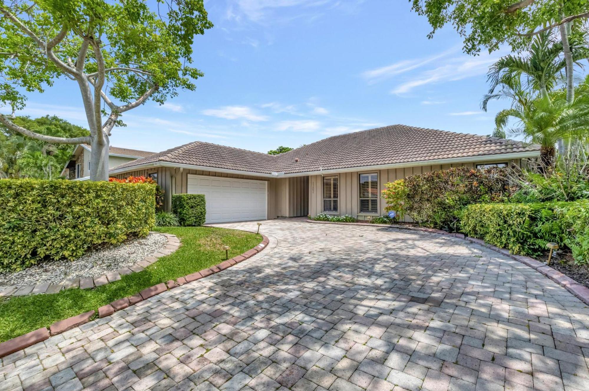 Idyllic Boca Pool Home: 4/2.5 + Study-fau & Mizner