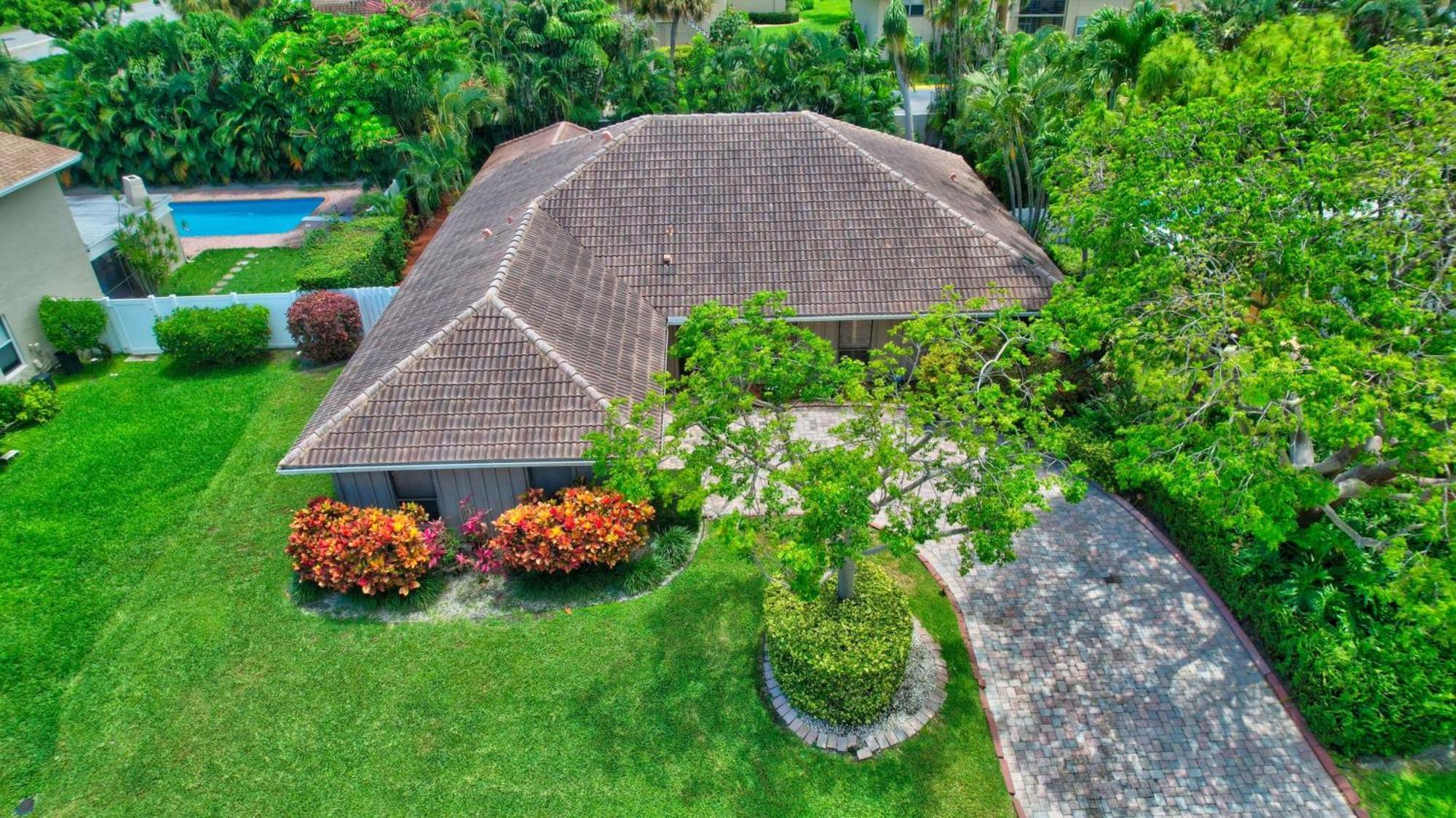Villa Idyllic Boca Pool Home: 4/2.5 + Study-fau & Mizner *