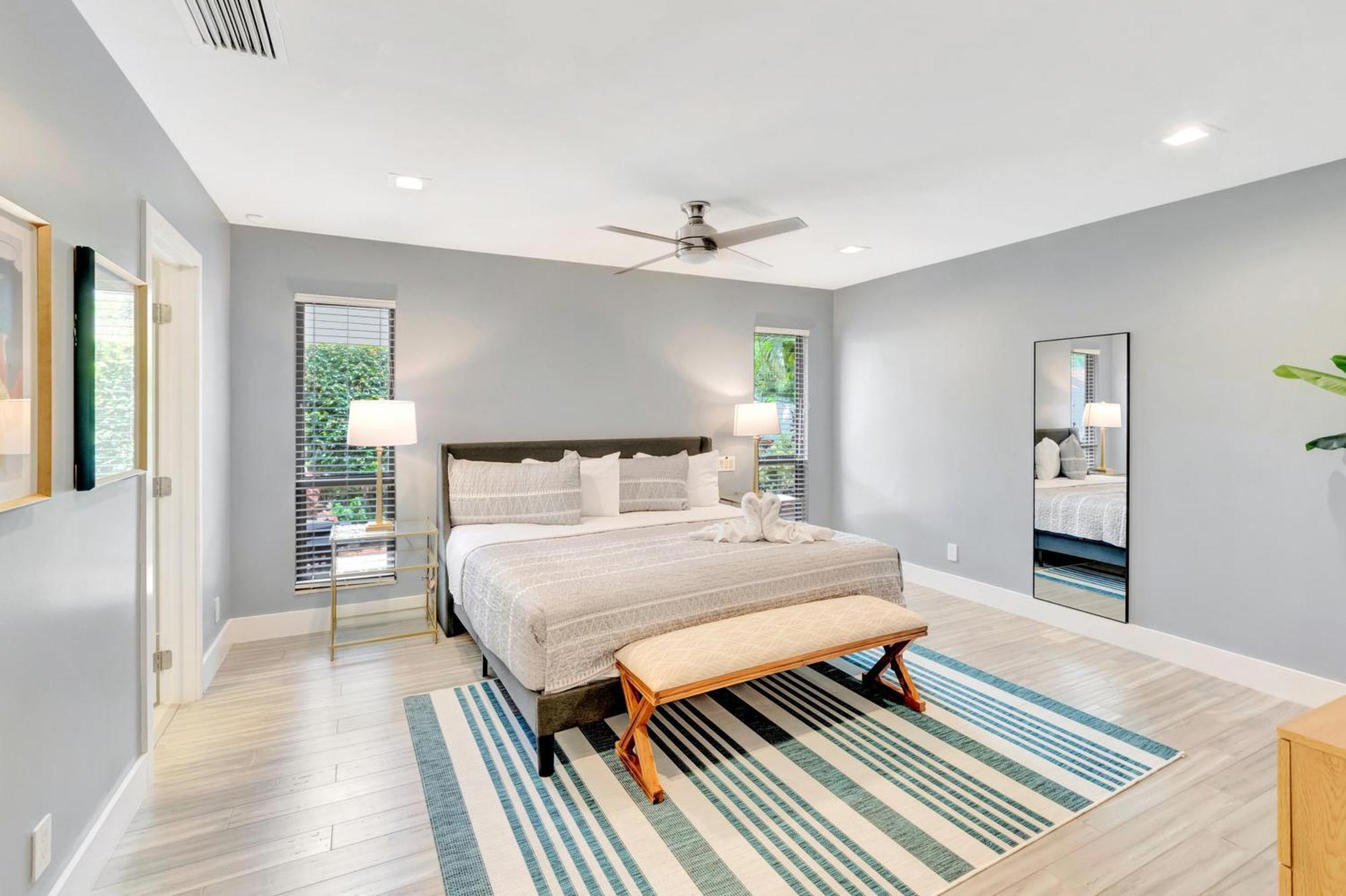 Villa Idyllic Boca Pool Home: 4/2.5 + Study-fau & Mizner *