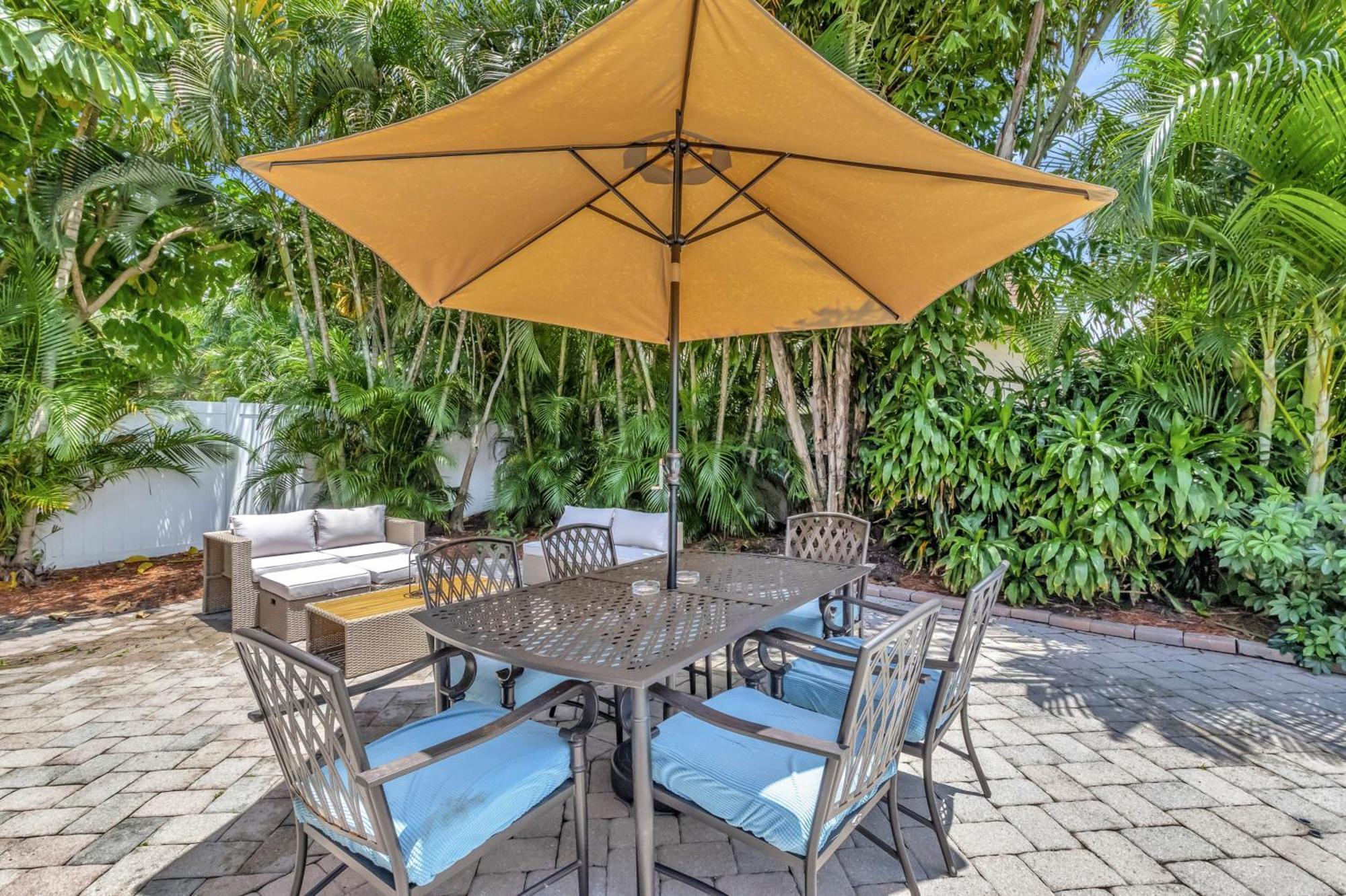 Idyllic Boca Pool Home: 4/2.5 + Study-fau & Mizner *
