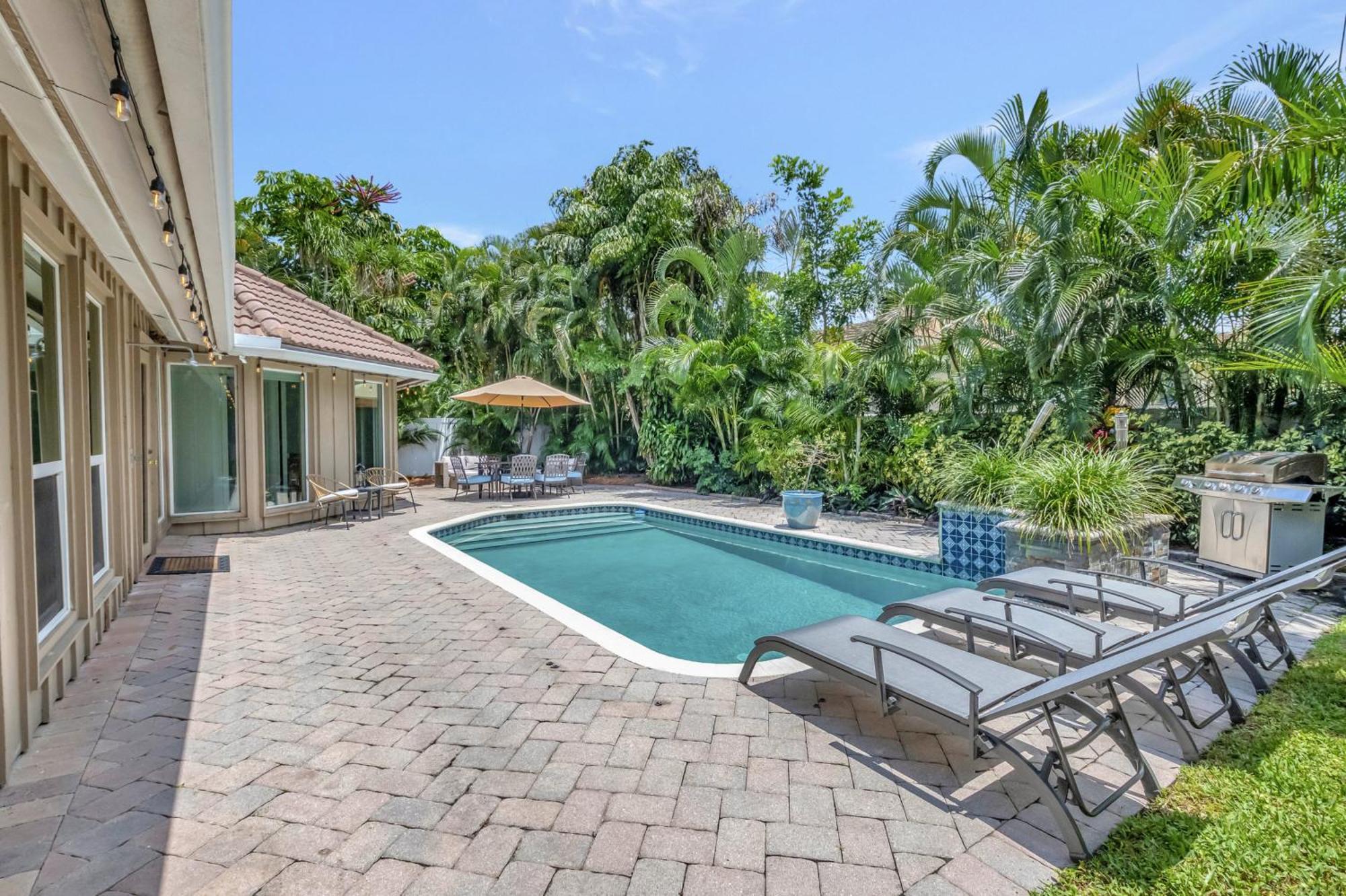 Villa Idyllic Boca Pool Home: 4/2.5 + Study-fau & Mizner *