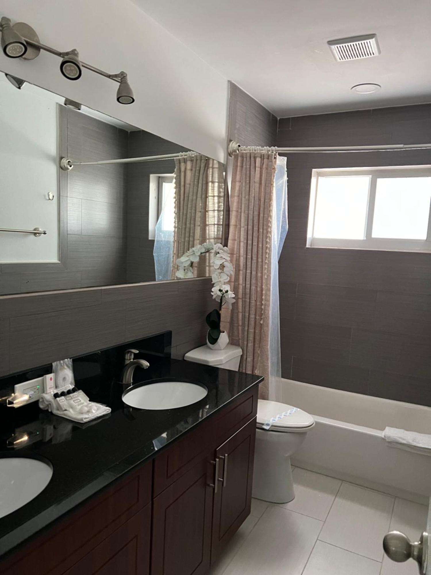 Royal Colonial Apartment Boca Raton