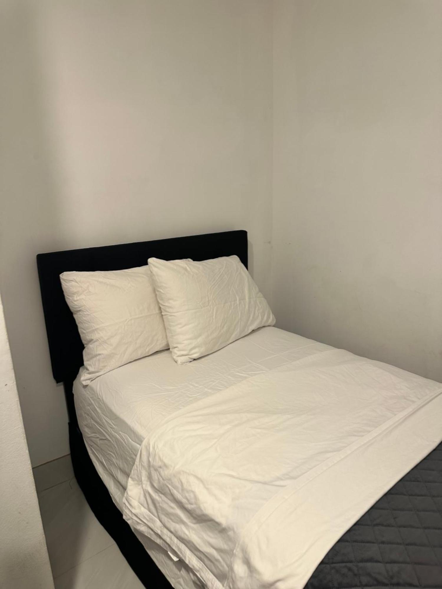 Small With Sharing Bathroom Bed & Breakfast *