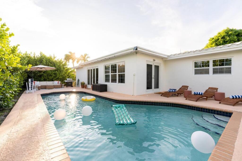 Holiday home King Bed W/ Private Pool, Pool Table, Pinball, Bbq Boca Raton