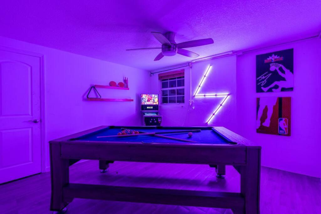 King Bed W/ Private Pool, Pool Table, Pinball, Bbq *