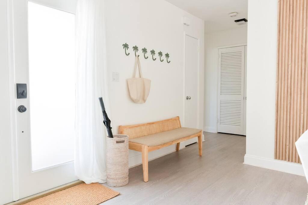 King Bed W/ Private Pool, Pool Table, Pinball, Bbq Holiday home Boca Raton