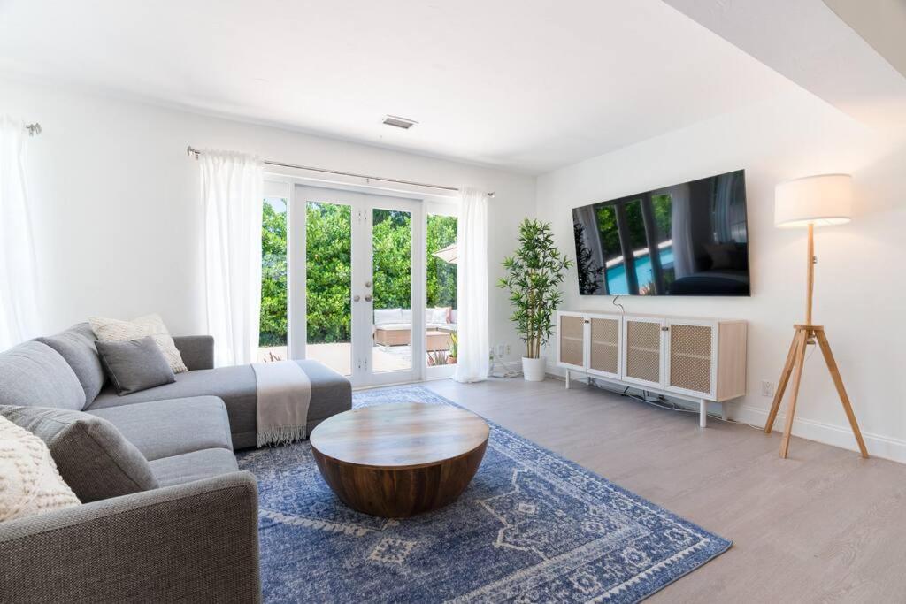 Holiday home King Bed W/ Private Pool, Pool Table, Pinball, Bbq Boca Raton