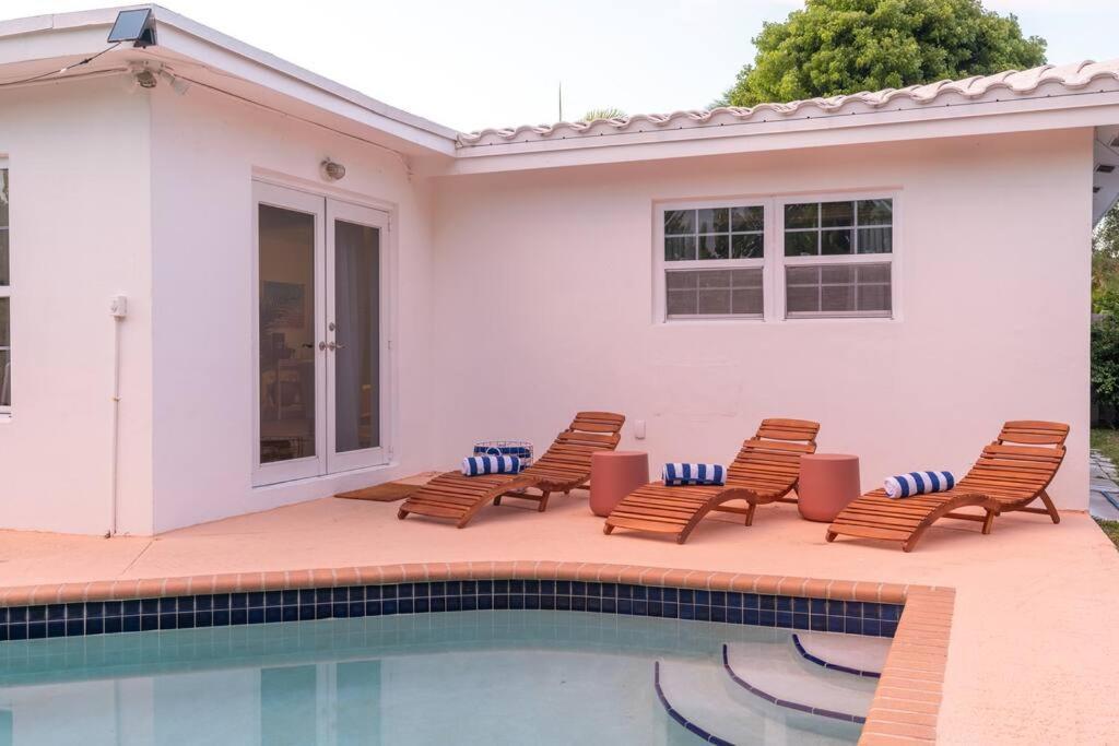 King Bed W/ Private Pool, Pool Table, Pinball, Bbq *