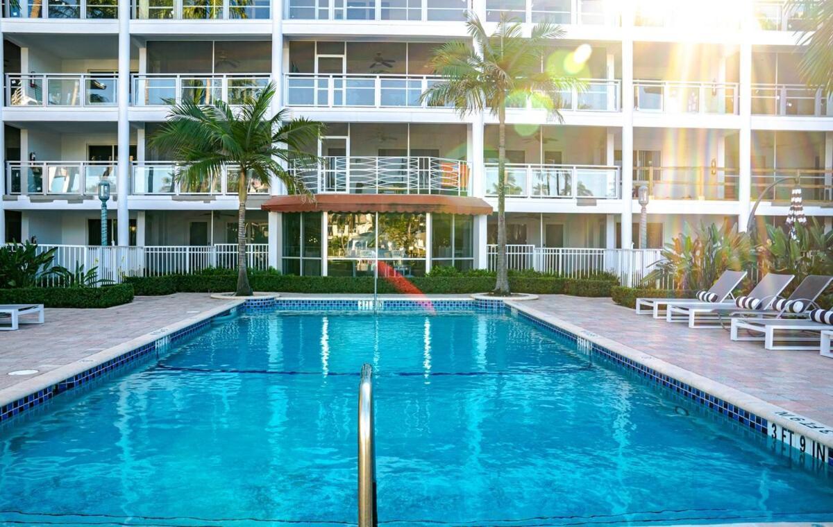 Apartment Serene Waterfront 2br 2ba With Intracoastal Views, Pool, Balcony, Parking Boca Raton