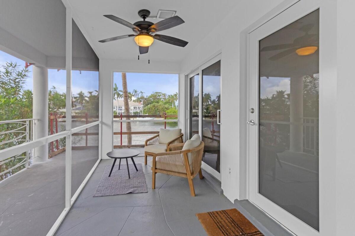 Apartment Waterfront Oasis 2br 2ba With Pool, Gym, Balcony & Parking Boca Raton