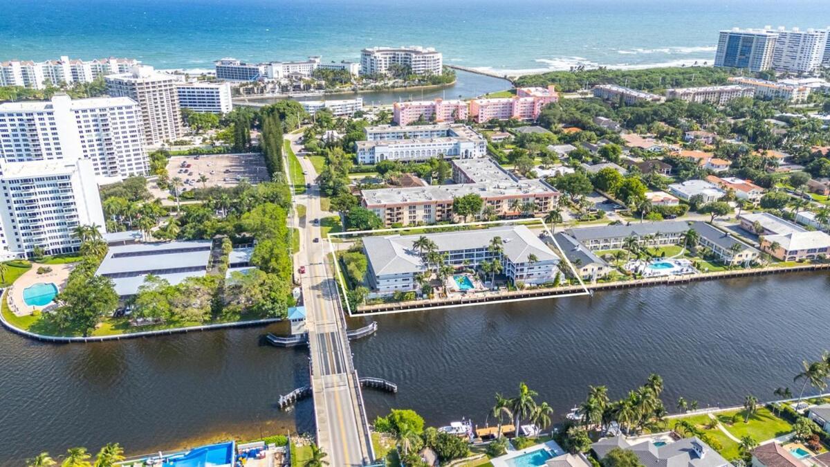 Waterfront Oasis 2br 2ba With Pool, Gym, Balcony & Parking *