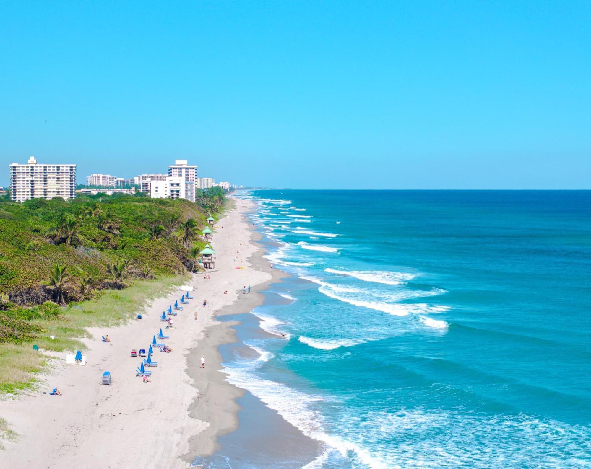 Apartment Beachside 2br 2ba - Pool & Balcony - Steps To Boca
