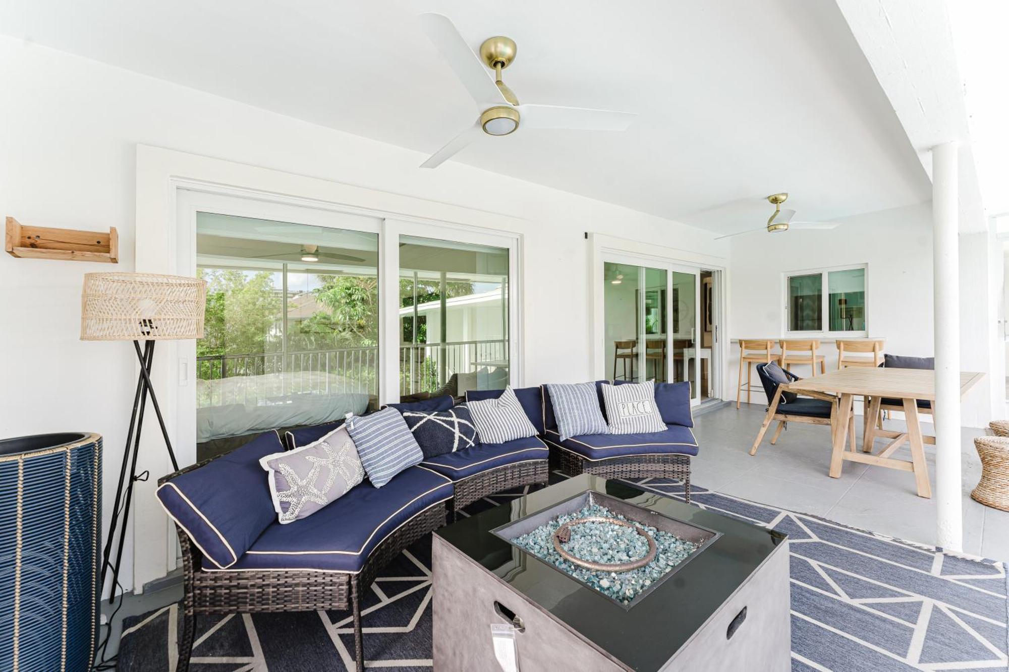 Apartment Beachside 2br 2ba - Pool & Balcony - Steps To Boca *