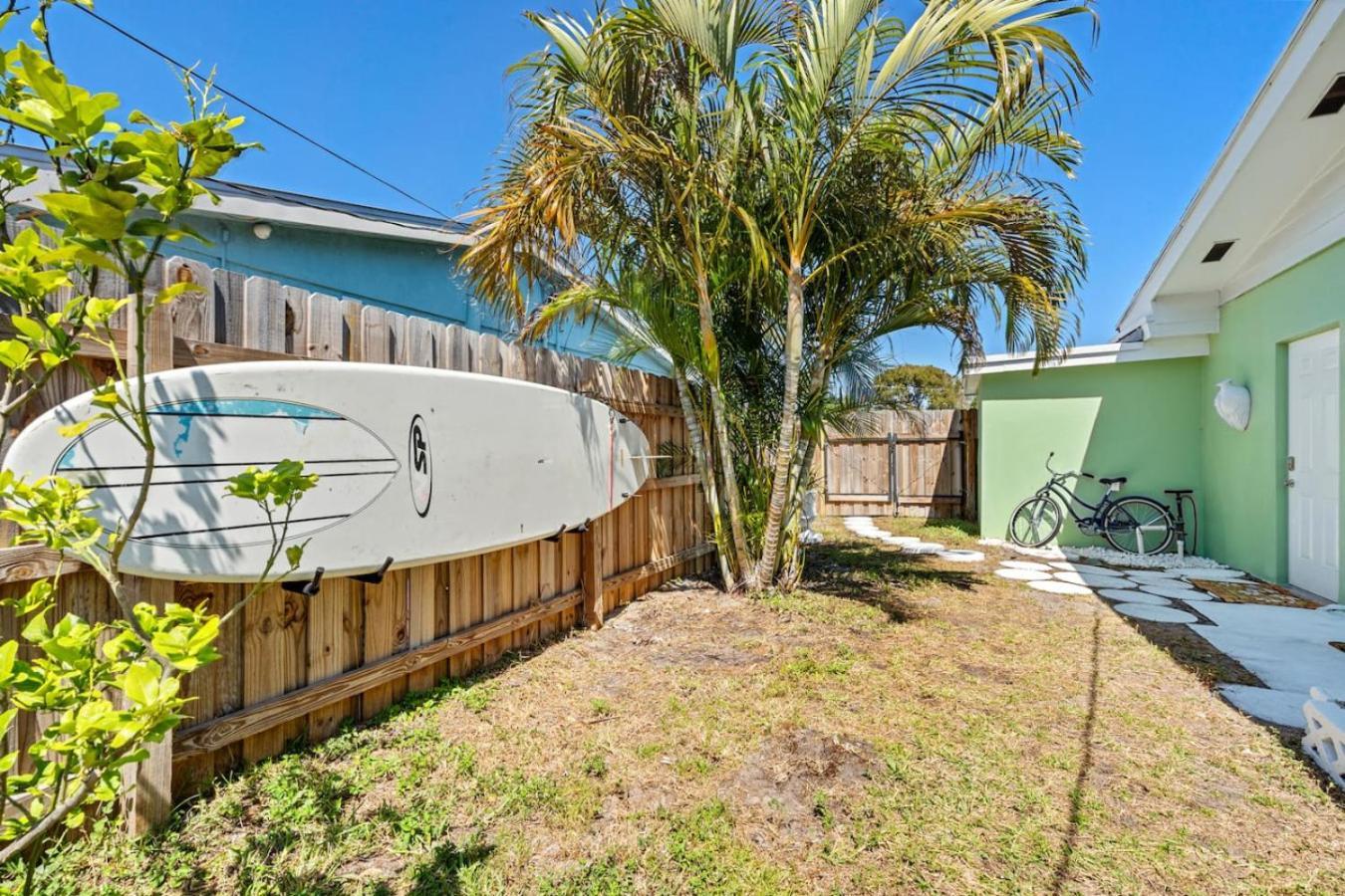 Holiday home Walk To Indoor-outdoor Living W Pool Boca Raton