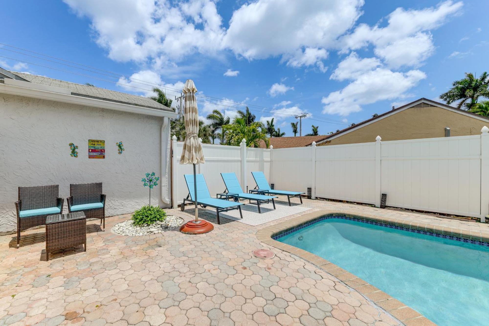Golf And Shop Gem With Private Pool In Holiday home Boca Raton